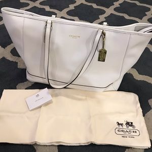 Authentic Coach Saffiano Leather Medium City Tote